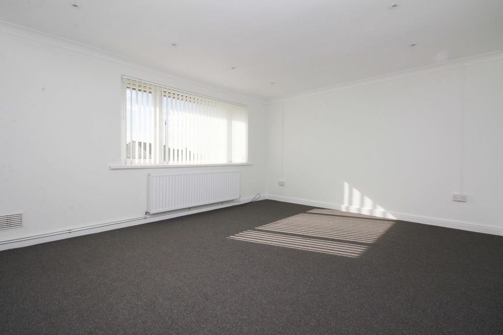 Heol Johnson, Talbot Green CF72 8HR 2 bed flat £120,000