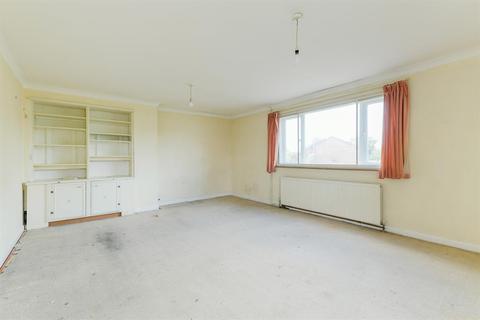 107 Tachbrook Road, Feltham, TW14 9PD