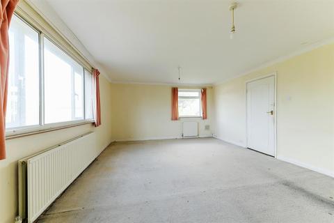 107 Tachbrook Road, Feltham, TW14 9PD
