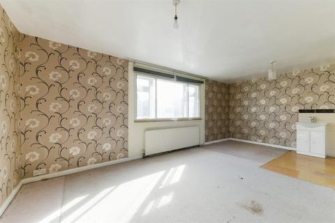 107 Tachbrook Road, Feltham, TW14 9PD