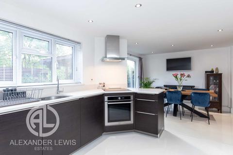 51 Chase Close, Arlesey, SG15 6UU