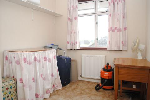 18 Barons Way, Northampton, NN2 8HP