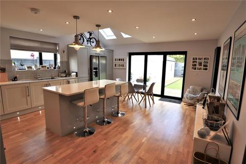 2 Bognor Road, Broadstone, BH18 9HA