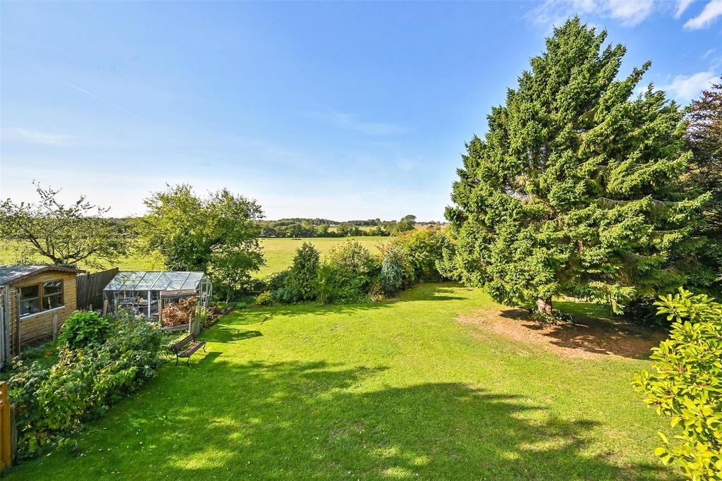 Pluckley Road, Charing, Ashford, Kent, TN27 4 bed bungalow £925,000