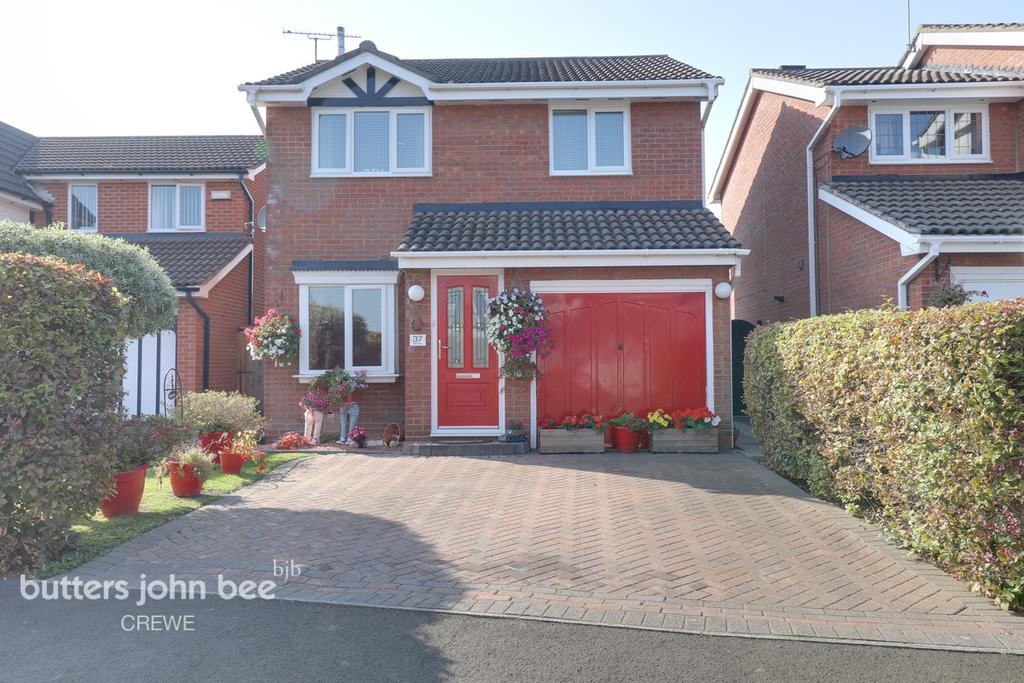 Mills Way, Leighton, Crewe 3 bed detached house £180,000