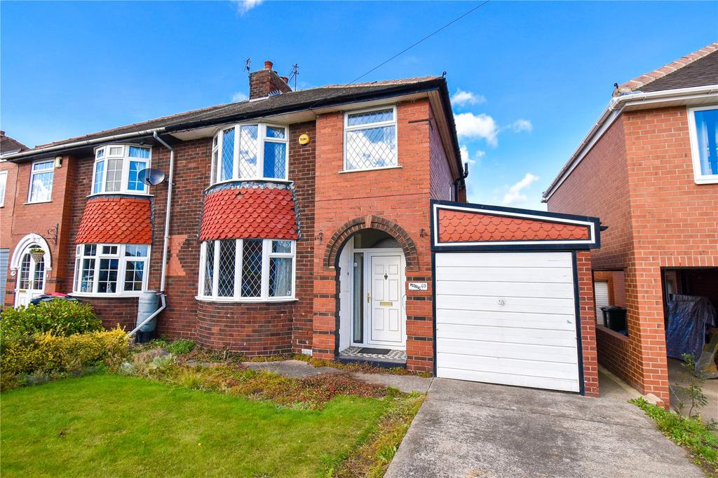Racecourse Road, Swinton, Rotherham, S64 3 bed semidetached house £