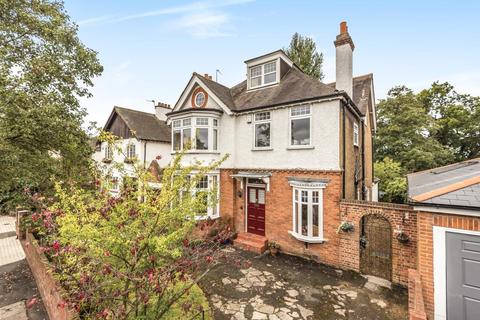 11 Lake Avenue, Bromley, BR1 4EN