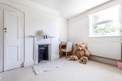11 Lake Avenue, Bromley, BR1 4EN