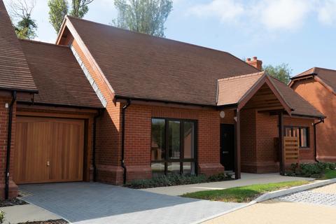 2 bedroom retirement property for sale - Plot 18, (Fennel Bungalow) at Friary Meadow, Titchfield, Fareham PO15
