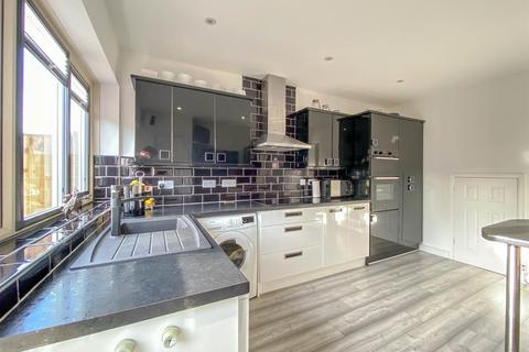 28 Howmead, Berkeley, GL13 9AS