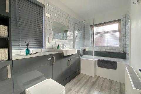 28 Howmead, Berkeley, GL13 9AS