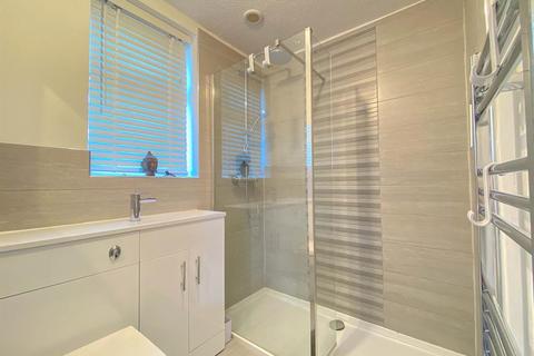 28 Howmead, Berkeley, GL13 9AS