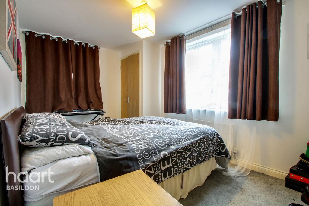 Gainsborough Close, Basildon 1 bed flat £170,000