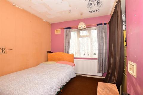 10 Perry Grove, Dartford, DA1 5NH