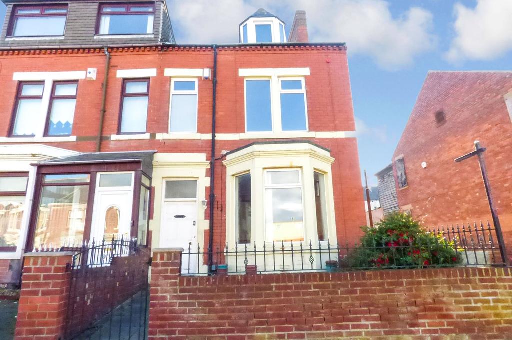 Esplanade Place, Whitley Bay, Tyne and Wear, NE26 2AB 6 bed terraced
