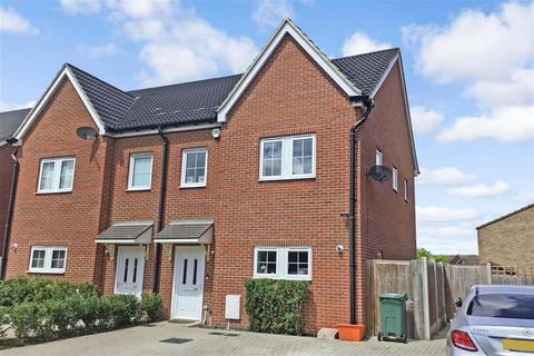 69 Britten Avenue, Basildon, SS14 3SR