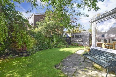 1 Barley Close, Martin Mill, Dover, CT15 5LD