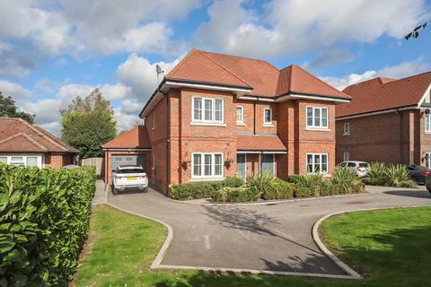 1 Akeman Row, Weston Turville, Aylesbury, HP22 5GN