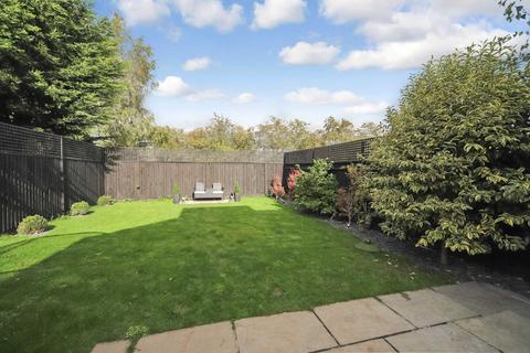 1 Akeman Row, Weston Turville, Aylesbury, HP22 5GN