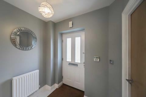 1 Akeman Row, Weston Turville, Aylesbury, HP22 5GN