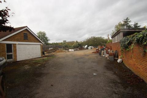 Kelsta Li Brookers Hill, Shinfield, Reading, RG2 9BX