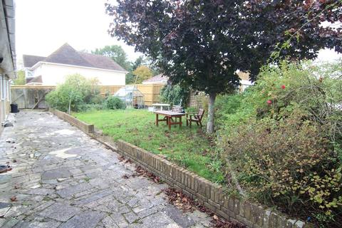 Kelsta Li Brookers Hill, Shinfield, Reading, RG2 9BX