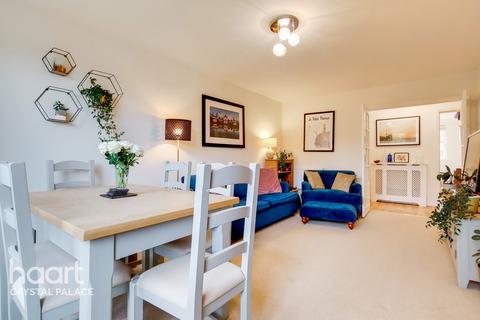 Flat 4, Bedford Court Mowbray Road, London, SE19 2RW