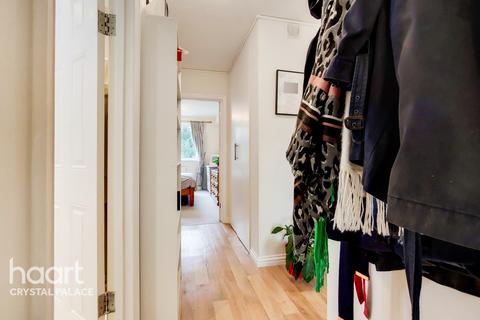 Flat 4, Bedford Court Mowbray Road, London, SE19 2RW