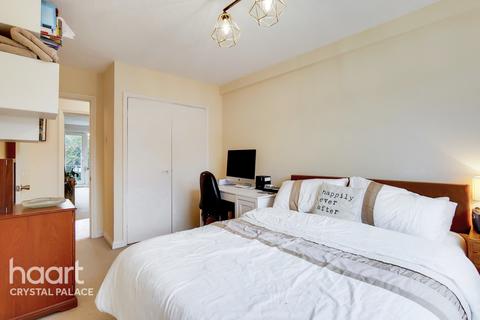 Flat 4, Bedford Court Mowbray Road, London, SE19 2RW