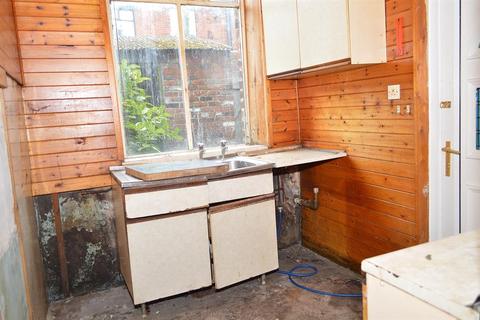 298 Copster Hill Road, Oldham, OL8 3DE