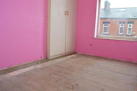 298 Copster Hill Road, Oldham, OL8 3DE