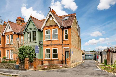 2 Princes Road, Teddington, TW11 0RW