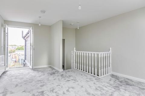 2 Princes Road, Teddington, TW11 0RW