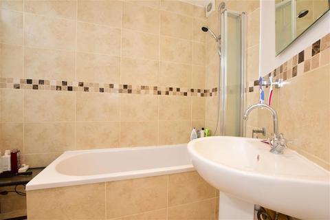 10 Luton Road, London, E17 5LN