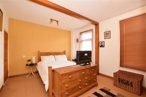 10 Luton Road, London, E17 5LN