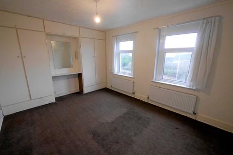 3 bedroom terraced house to rent, Fernlea Road, Harwich