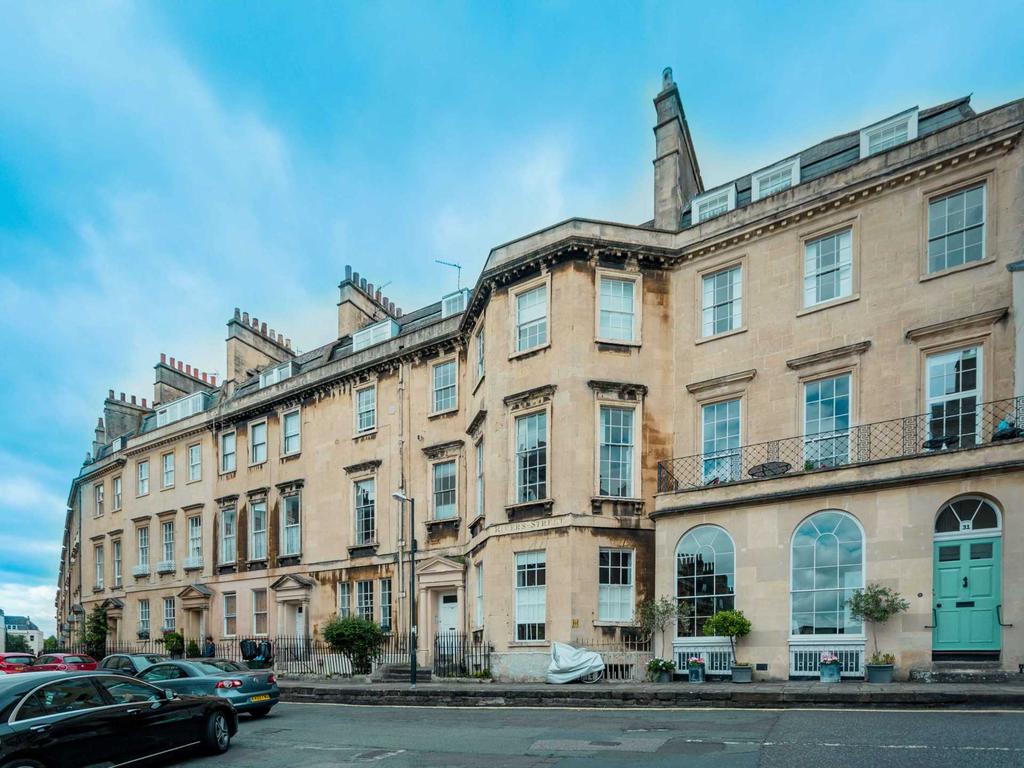Rivers Street, Bath 2 bed apartment £900 pcm (£208 pw)