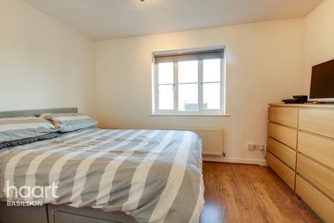 9 Ascot Grove, Basildon, SS14 1GG
