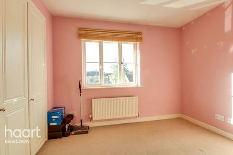 9 Ascot Grove, Basildon, SS14 1GG