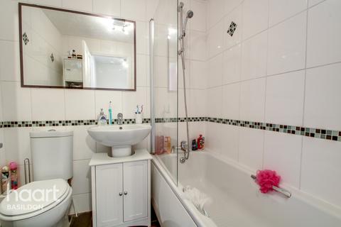 9 Ascot Grove, Basildon, SS14 1GG