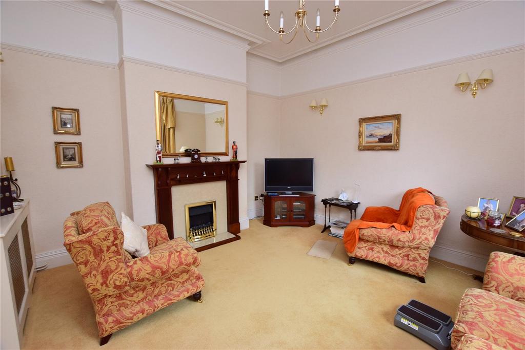 Living Room (2)