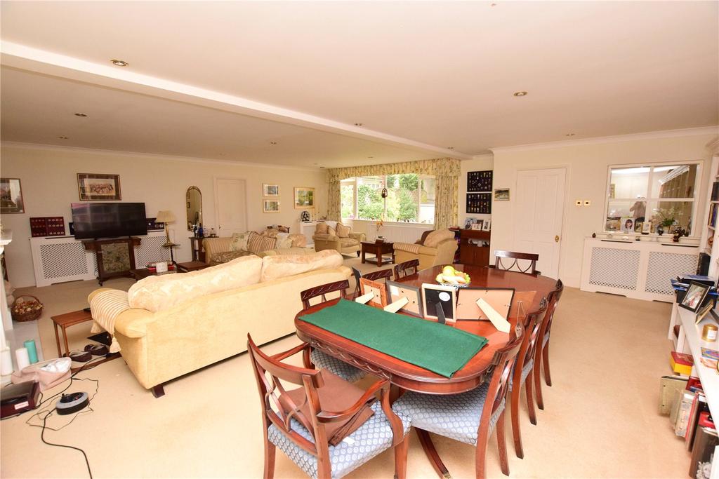 Family Room (2)