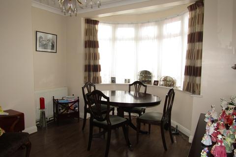 36 Cypress Grove, Ilford, IG6 3AT