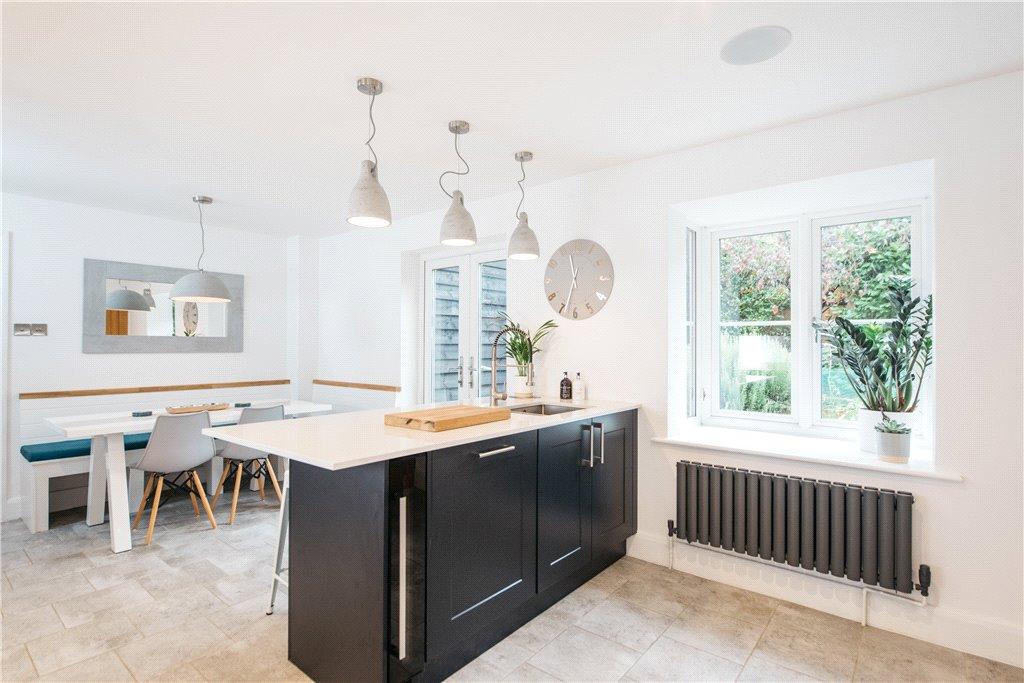 Kitchen/Breakfast Rm