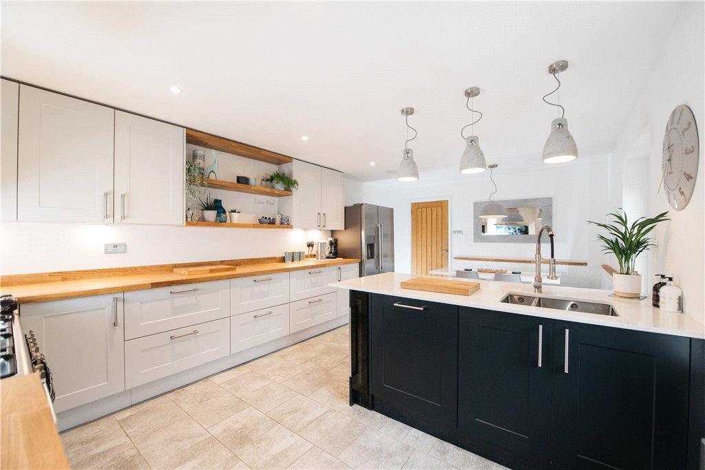 Kitchen/Breakfast Rm