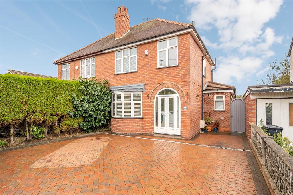 Cot Lane, Kingswinford, DY6 9TY 3 bed semidetached house £289,950