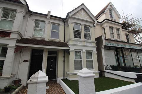 2 bedroom flat to rent, Ditchling Road, Brighton BN1