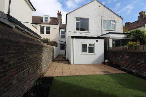 2 bedroom flat to rent, Ditchling Road, Brighton BN1