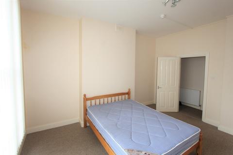 Flat 2, 27 - 29 Nicholson Road, Croydon, CR0 6QT