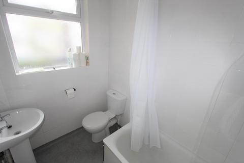 Flat 2, 27 - 29 Nicholson Road, Croydon, CR0 6QT
